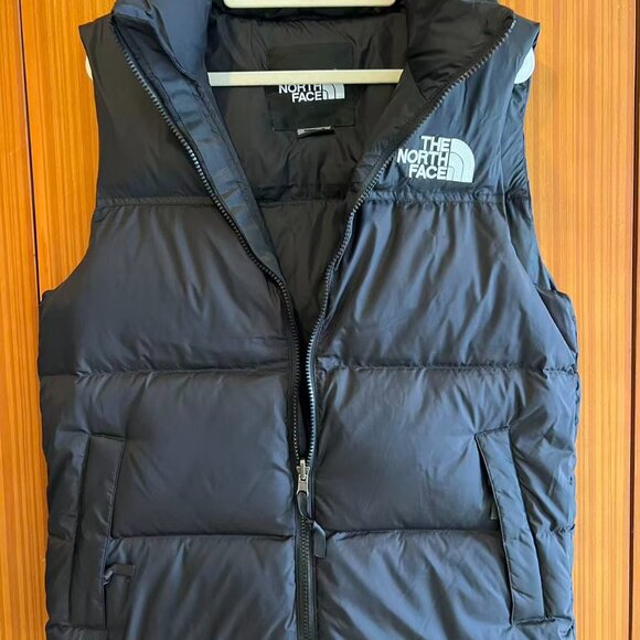 North side of vest jacket - Picture 2 of 4